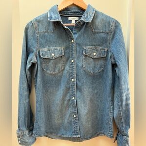 Classic J. Crew denim shirt with white snap-button detail. Size 8.